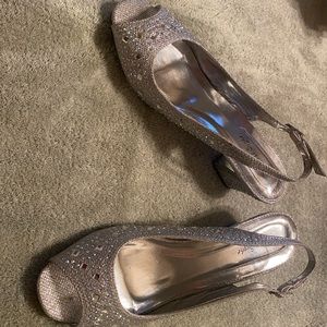 Woman’s size 9 Silver glitter dress shoes